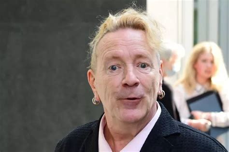 Sex Pistols John Lydon Says Vladimir Putin Owes Him Money After Gig