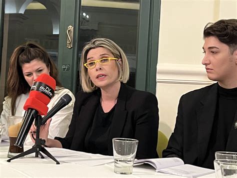 Μαρία Γούλα: «Το βιβλίο του Ι. Ιωακειμίδη δίνει τροφή για σκέψεις και ...