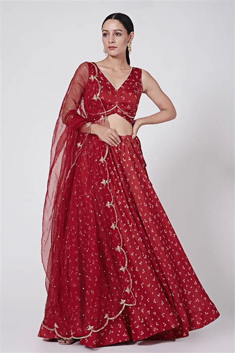 Buy Red Modal Blend Printed Bandhani V Neck Flared Lehenga Set For