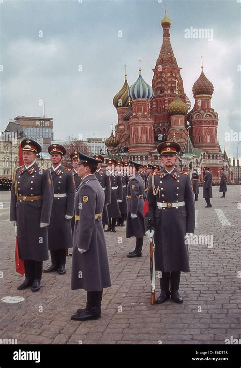 Moscow Russia 7th Nov 1987 Two Lines Of Soviet Army Honor Guards