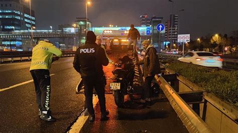 Şişli de bariyerlere çarparak sürüklenen motosikletin sürücüsü hayatını