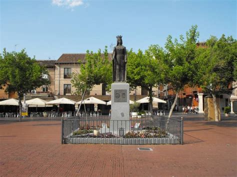 Isabel la Católica Monumento a Santiago de Santiago