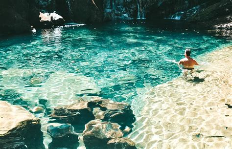 Poço Azul na Chapada das Mesas incrível lago de água cristalina