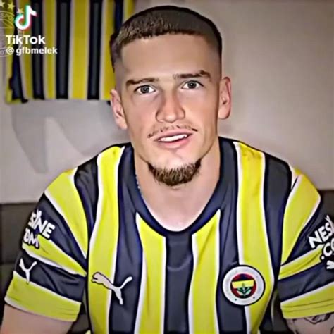 Ferdiymisimm Adl Kullan C N N Mavi Fener Panosundaki Pin