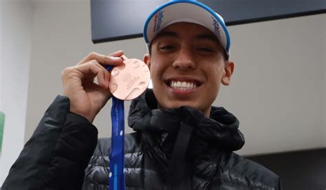 Diego Villalobos orgulloso de ser el primer hombre en la selección de