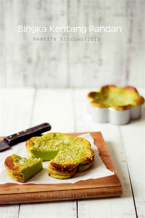 HESTI S KITCHEN Yummy For Your Tummy Bingka Kentang Pandan