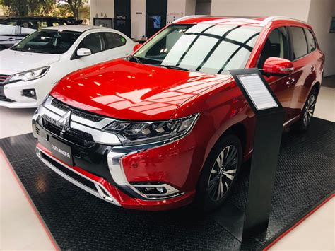 New Outlander 2 0 CVT Premium 2025 Mitsubishi Long Biên