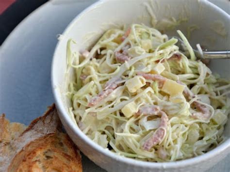 Salade de chou aux lardons et comté sauce au yaourt Recette par Une