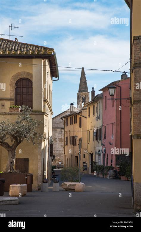 Old italian village hi-res stock photography and images - Alamy