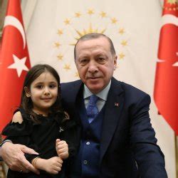 Bilal Erdoğan teskere aldı