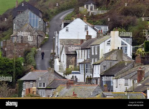 Villages Picturesque Setting Cornwall Hi Res Stock Photography And