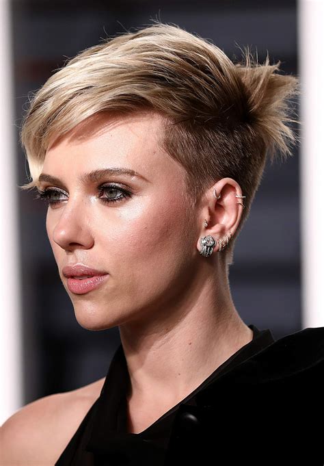 Scarlett Johansson 2017 Vanity Fair Oscar Party In Beverly Hills 2 26 17 Short Hair Styles