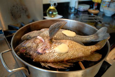 Buy A Live Fish In Oakland Chinatown For A Traditional Chinese New Year