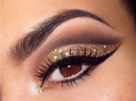 10 Black And Gold Eye Makeup Ideas for Flattering Looks – SheIdeas