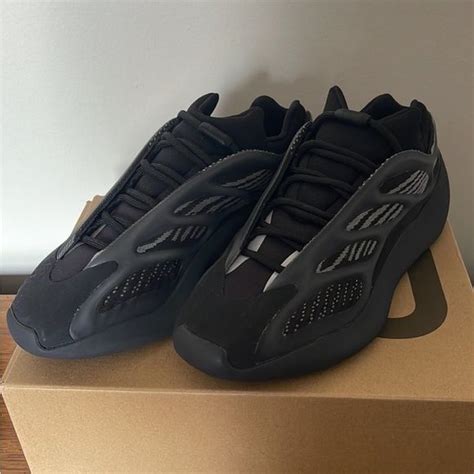 Yeezy 700 V3 | Cute nike shoes, Streetwear shoes, Nice shoes