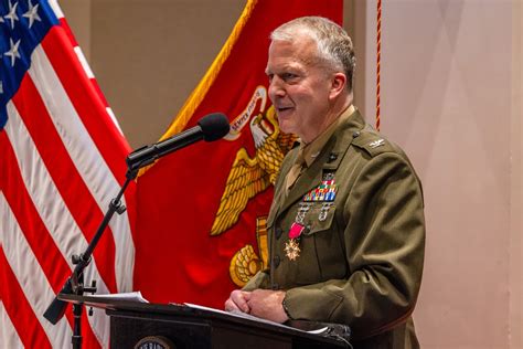 Dvids News U S Senator U S Marine Retires From Marine Corps