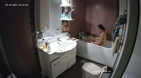 Watch Shower Girl Demi Late Shower Apr24 21 Naked People With Naya Kermit In Living Room