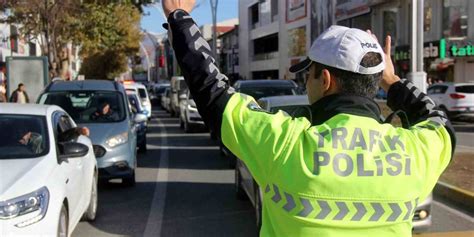 Erzincanda S R C Ye Ve Bin Ara Tescil Plakas Na Trafik