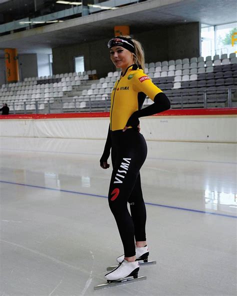 Jutta Leerdam Dutch Speed Skater Scrolller