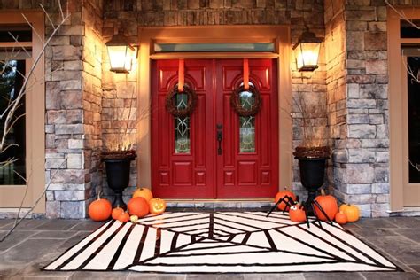 Cute Halloween Front Porch Decorations To Greet Your Guests