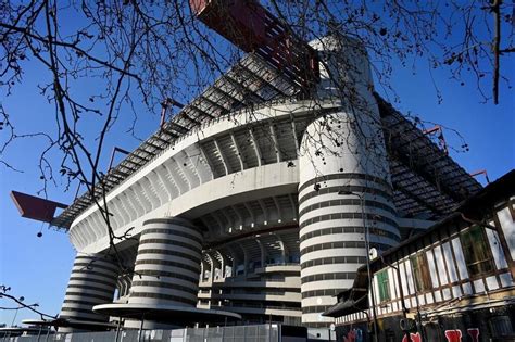 Ac Milan Stade Rennais San Siro La Cath Drale Du Foot Attend Le