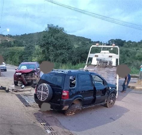 Cinco Pessoas Ficam Feridas Em Batida No Bairro Sion R Dio Santana Fm