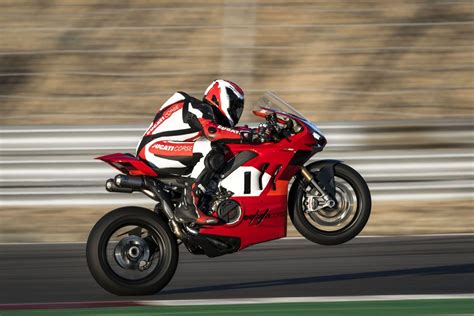 Ducati Panigale V R Sets New Benchmark For Performance