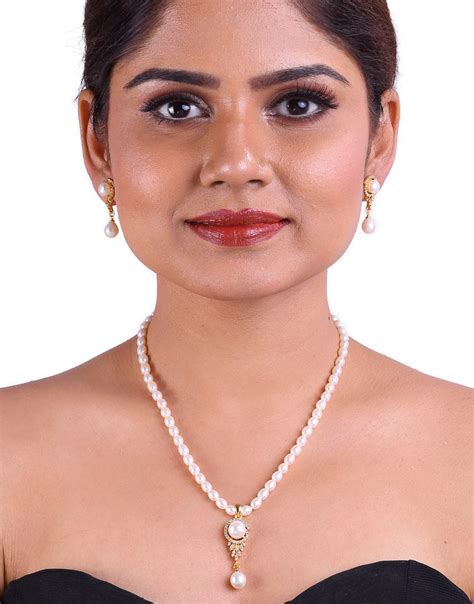 Freshwater Pearl Surrounded In Cz Stones Beaded Pearls Necklace Set