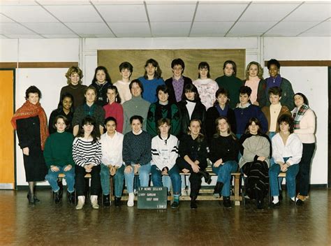 Photo de classe 2eme année BEP San de 1988 Sep Du Lycée Henri Sellier