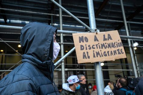 La Protesta De Inmigrantes Venezolanos Desalojados De Un Hotel De Nueva