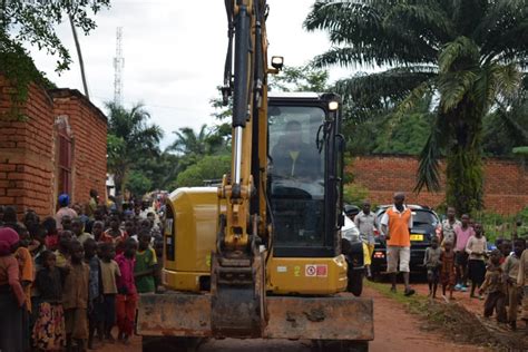 Burundi Tdc Tracer Un Caniveau En Colline Bukeye Nyanza Lac