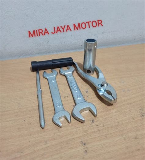 Toolkit Kunci Busi Set Honda Grand Supra Astrea Prima Legenda C C