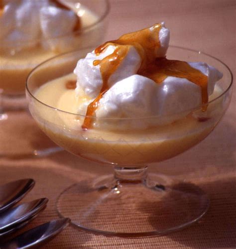 Ile flottante à la crème anglaise caramel au beurre salé Anciens Et