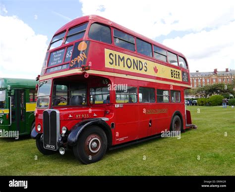 London Rt Bus Hi Res Stock Photography And Images Alamy