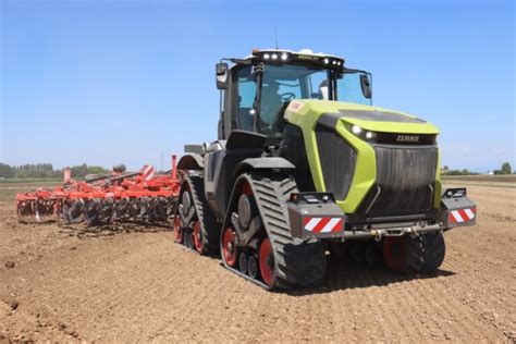 Il Gigante Gentile Di Claas Lo Xerion Agrimeccanica Agronotizie