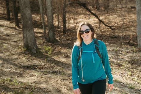 What To Wear Hiking Perfect Spring Hiking Outfit Ideas For Women The Happiness Function