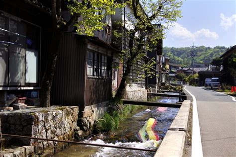 用瀬の古い町並みを歩いてみよう ～古民家カフェもある美しい水路の町～（鳥取県） 古い町並みを歩いてみよう By まちなみ街道