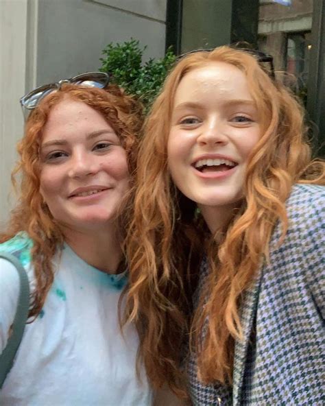 Sadie Sink Fanpage On Instagram Sadie And A Fan In Nyc Today” Fotos