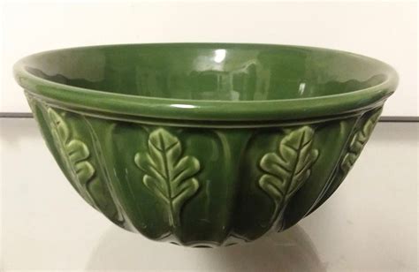 Set of 2 Vintage Stoneware Ceramic Mixing Bowls Green Oak Leaf Furio H