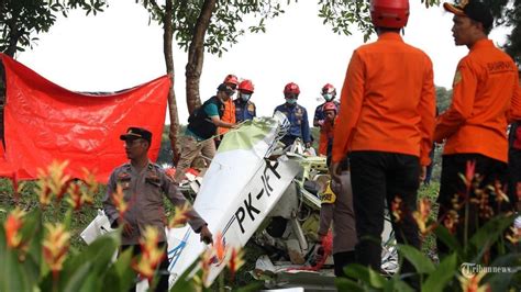 Fakta Pesawat Jatuh Di Bsd Pilot Sempat Teriak May Day Hingga Saksi