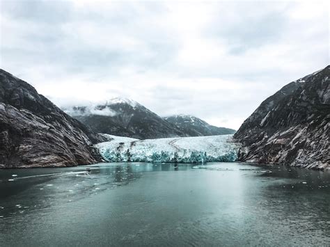 Premium Photo | The magnificent dawes glacier in alaska