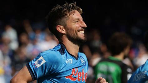 Mertens Prima Il Video Saluto A Napoli E Poi La Firma Arriva L Annuncio