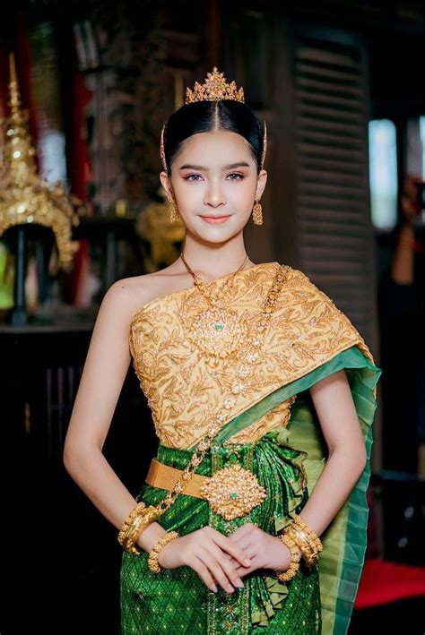 Cambodian Women In Khmer Traditional Costume 🇰🇭 Traditional Outfits Cambodian Women