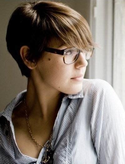 2025 Latest Short Hairstyles For Women Who Wear Glasses