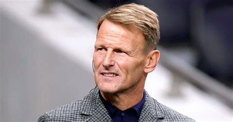 Teddy Sheringham has urged Manchester United to sign England Star as ...