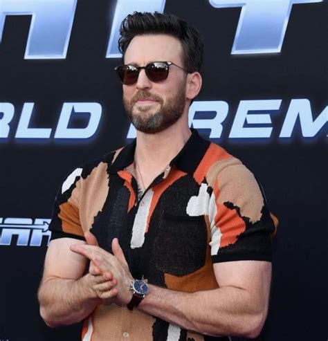 Chris Evans élu The Sexiest Man Alive pour 2022 Polture