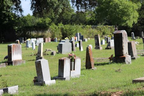 Old Graveyard Free Stock Photo - Public Domain Pictures