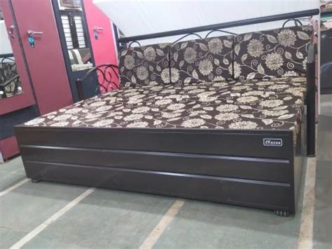 Standard Powder Coated Metal 3 Seater Sofa Cum Bed For Home Size 6x3