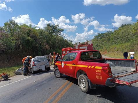 Acidente Mata Duas Pessoas Na Mg Em Pedra Do Indai