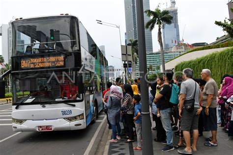 LIBURAN NAIK BUS TINGKAT WISATA DI JAKARTA ANTARA Foto